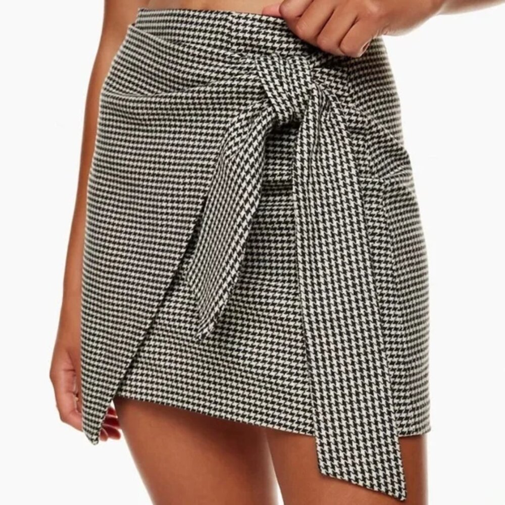 Aritzia Dorine Wrap Front Skirt in Houndstooth - Size 0